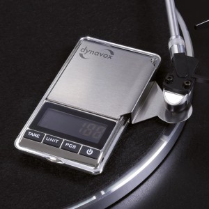 Dynavox TW-4 Tonarmwaage aus Edelstahl für Plattenspieler, zur präzisen Einstellung der Auflagekraft.