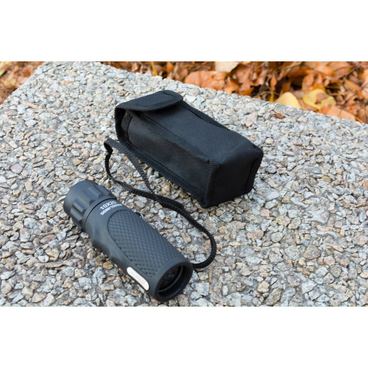 Technaxx TX-176 Monokular, schwarz, mit Tasche und Trageriemen. Ideal für Outdoor-Aktivitäten.