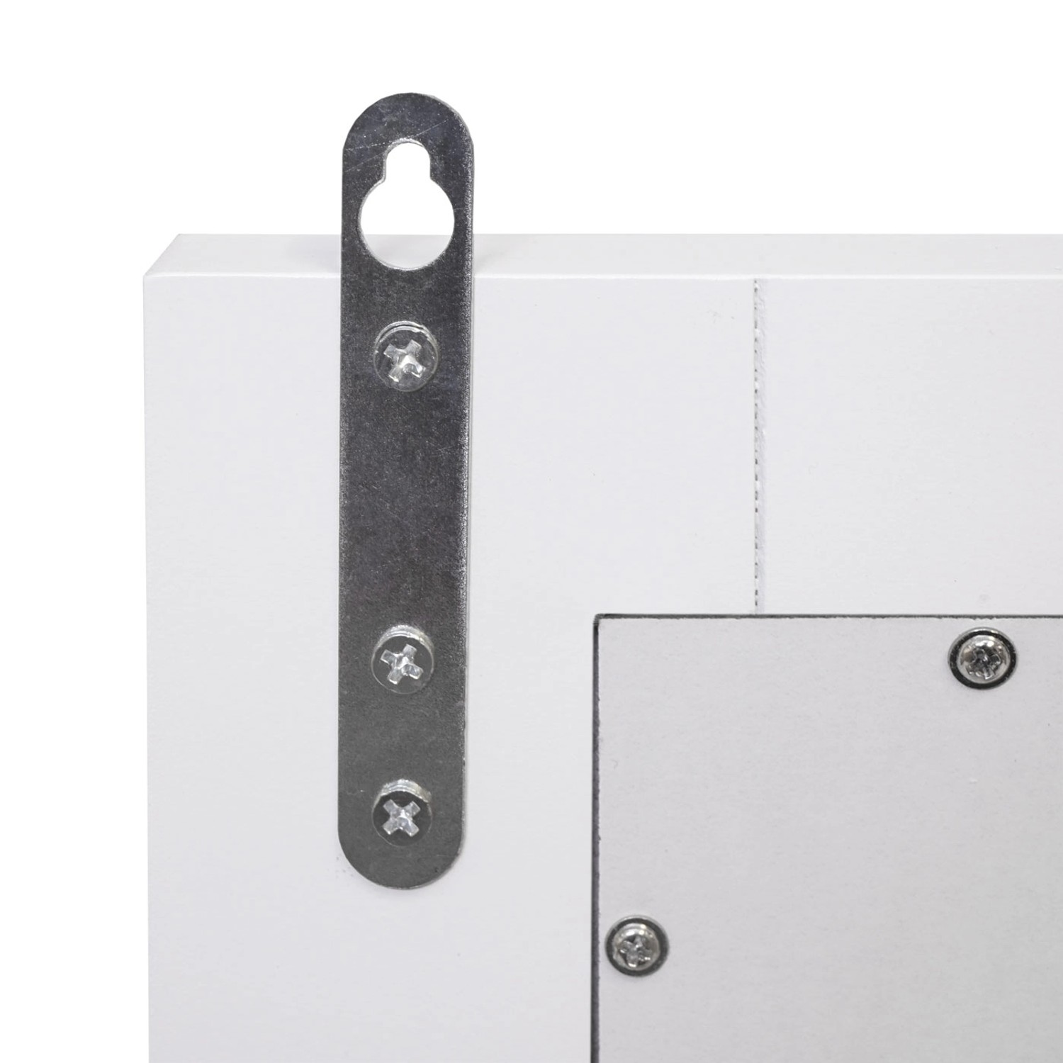 Detailansicht der Aufhängung des MCW Wandspiegels F75.