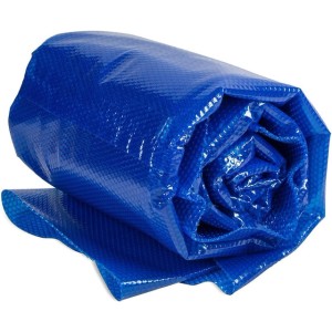 Gerollte, blaue poolomio Solarplane 400 my für Rundpool Ø 460 cm. Pool Abdeckplane mit Luftpolster.