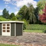 Terragraues Karibu Holz-Gartenhaus Raala mit Pultdach und Doppeltür vor Gartenkulisse.