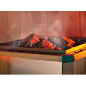 Weka Diabas Saunasteine im Saunaofen, erhitzt und mit Dampf.