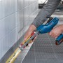 Bosch Professional GCG 18V-310 Akku-Kartuschenpresse in Anwendung beim Verfugen.