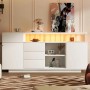 Weißes Merax Sideboard 160 cm mit LED Beleuchtung, Acrylstützen, Schubladen, Schränken und offenem Stauraum.