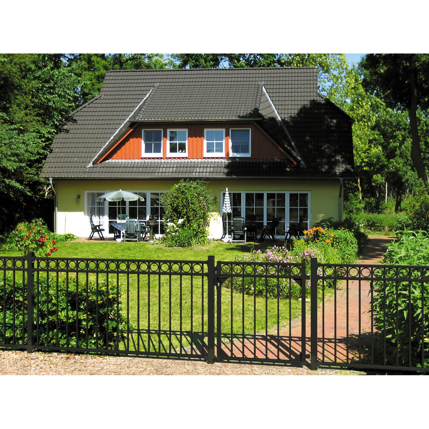 Schwarzer Klobenpfosten (160cm) für Chaussee und Circle Doppeltore im Garten.