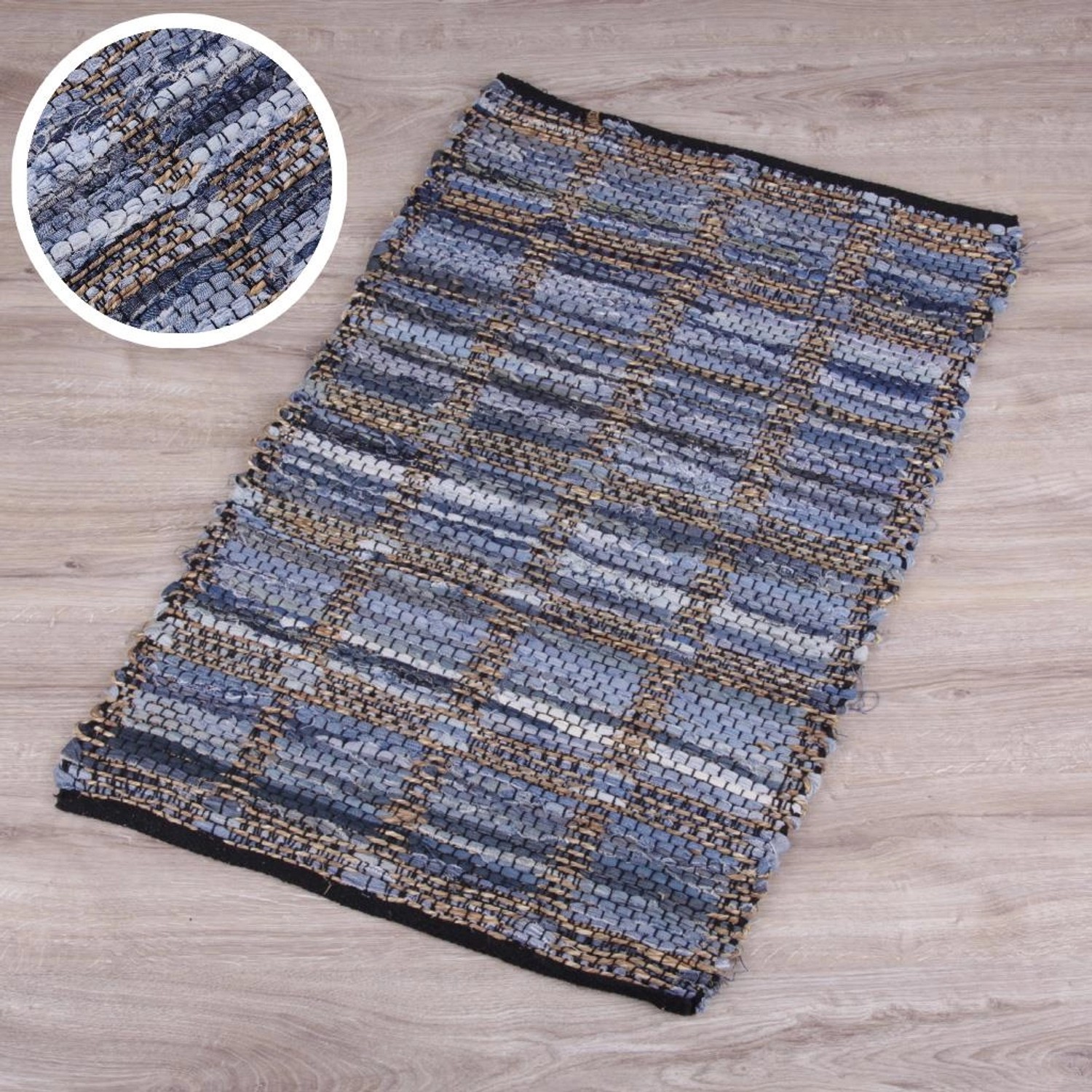 Bestlivings Jeans Flickenteppich, 70x180cm, blau, handgefertigt aus Jeansstoff.