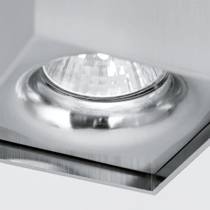 Eckiger Orion Starlight Aufbaustrahler in Satin-Nickel Optik mit GU10 Fassung.