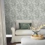 Laura Ashley Vliestapete Picardie Sage mit Blumenmuster im Wohnzimmer.