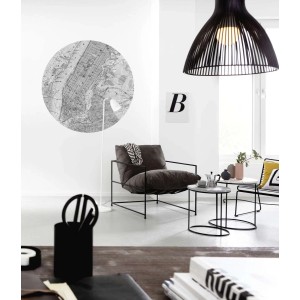 Selbstklebende, runde, graue Tapete mit Weltkarte (Ø 125cm) von Sanders & Sanders als Wanddeko im Wohnraum.