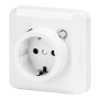 Gewiss FI-Schutzschalter mit Schuko-Steckdose, polarweiß, 16A, 0.03A, für erhöhten Berührungsschutz.