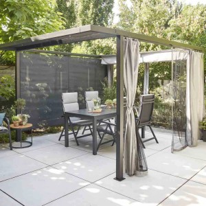 Siena Garden Pergola mit anthrazitfarbener Sichtblende und Vorhängen, 300x210 cm.