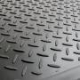Schwarze Gummi Kofferraumwanne für Mitsubishi Pajero IV mit Riffelblechmuster.