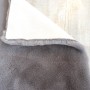 Schöner Wohnen Kunstfell Tender in Grau, 80x150 cm, mit weicher Oberfläche und hellem Untergrund.
