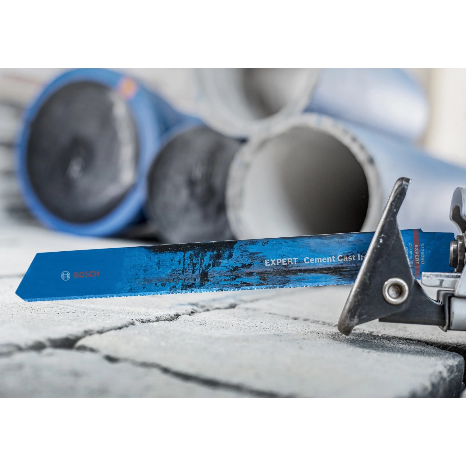 Bosch Expert Säbelsägeblatt S 1750 RD für Zement-Gussrohre, blaue Klinge.