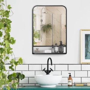 Rechteckiger HOMCOM Wandspiegel (70x50cm) mit schwarzem Metallrahmen und Ablage im Badezimmer.
