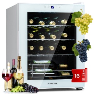 Klarstein Weinkühlschrank Shiraz 16 Quartz, weiß, mit Glasfront, gefüllt mit Weinflaschen und dekoriert mit Weintrauben.