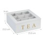 Weiße Bambus Teebox mit 9 Fächern, Acryl-Sichtfenster und goldenem "TEA" Schriftzug. Maße: 9x23,5x23,5 cm.