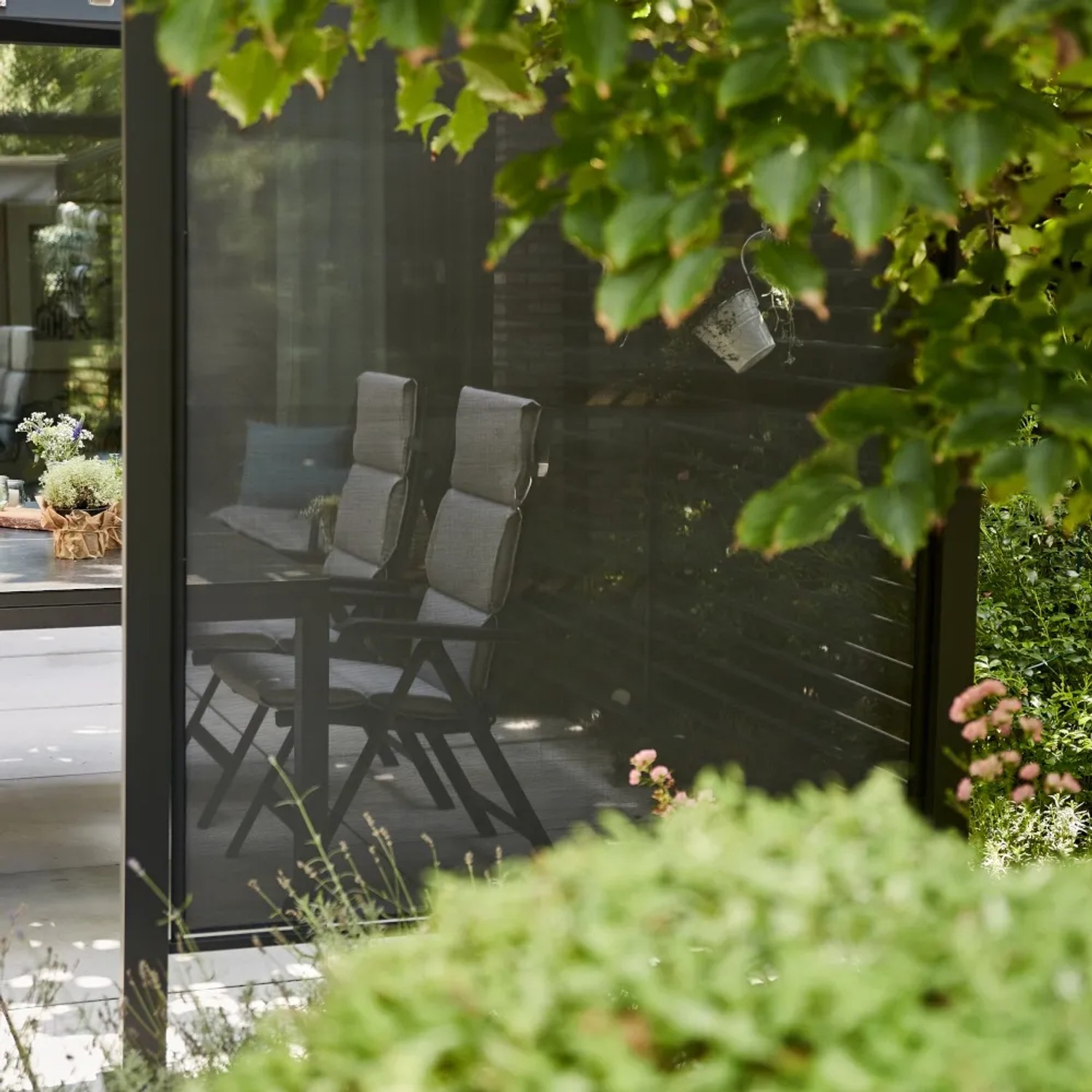 Siena Garden Sichtblende 300x210 cm für Pergola Schattenmanufaktur, anthrazitfarbener Wind- und Blickschutz.