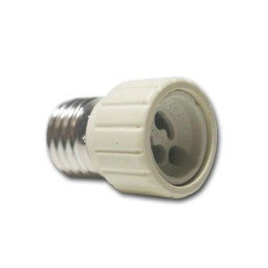 Weißer Lampenfassung Adapter E27 auf GU10. Keramiksockel mit Metallgewinde für Leuchtenzubehör.