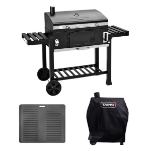 Schwarzer Taino Hero XXL Holzkohlegrill Smoker auf Rollen mit Seitentischen, Abdeckhaube und Grillplatte.