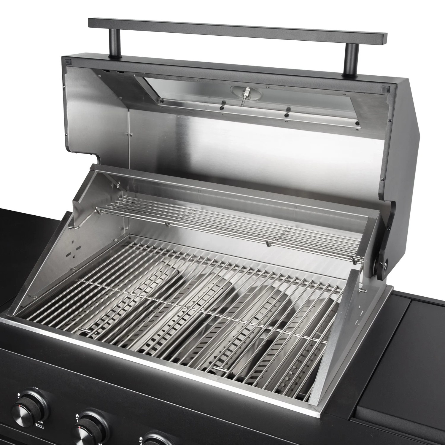 Detailaufnahme der Buschbeck Outdoorküche Dublin Schwarz mit geöffnetem Grill und Edelstahl-Grillrost.