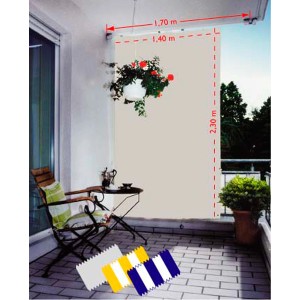 Floracord Senkrechtsonnensegel, hellgrau, 230x140 cm, am Balkon montiert.