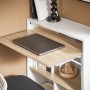 SoBuy Klapptisch Schreibtisch weiß-natur mit Laptop, ausgeklappt. Platzsparender Bürotisch mit Regal.