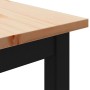 Detailansicht des vidaXL Esstisches: helle Kiefernholz-Tischplatte mit Maserung und stabiles schwarzes Metallbein.