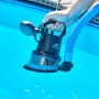 Heissner Pool-Tauchpumpe 8500 l/h im Einsatz, mit Schlauch und Soft-Standfuß im Pool.