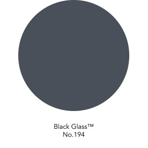 ELLE DECORATION Wandfarbe Black Glass No. 194, dunkler Grauton.