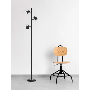 Schwarze Trio LED Stehleuchte Narcos mit drei Strahlern, modernes Design.