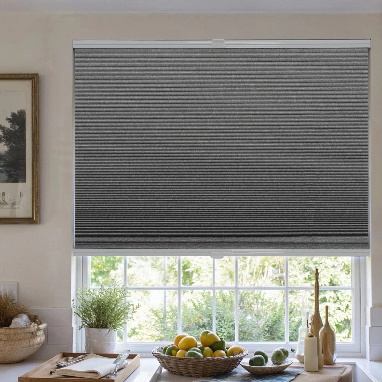 Dunkelgraues Sekey Wabenplissee zur Verdunkelung am Fenster, 55x120 cm.