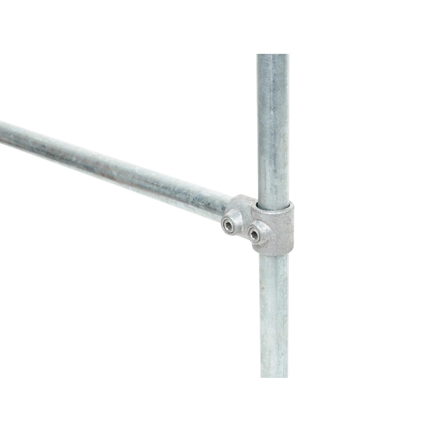 T-Stück 90° für Stahlrohr (Ø 2,7 cm), silber verzinkt, zur Möbelrohr-Verbindung.