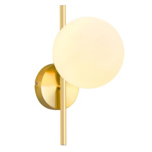 Moderne goldene Wandleuchte mit weißem Glaskugel-Lampenschirm. Elegante E27-Lampe für stilvolle Beleuchtung.