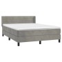 Hellgraues vidaXL Boxspringbett 140x190 cm mit Samtbezug, inklusive Matratze und Topper.