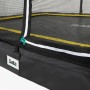 Detailaufnahme des schwarzen Salta Trampolin Comfort Edition mit Sicherheitsnetz und Reißverschluss.