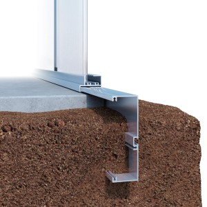 KGT Fundamentrahmen Iris II aus Aluminium für Gewächshäuser, Detailansicht im Boden.