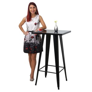 Schwarzer CHEFGASTRO Stehtisch im Industriedesign mit Frau, Tasse und Blume auf der Tischplatte.