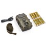 Technaxx Wildtierkamera TX-256 mit Zubehör: Batterien, USB-Kabel und Tragegurt.