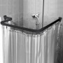 Flexible, schwarze Euroshowers Duschvorhangstange (300 cm) für Eckdusche mit Vorhang.