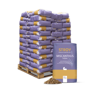 STROY Miscanthus Pellets Einstreu, 65 Säcke à 15kg auf Holzpalette. Lila-gelbe Verpackung, Pellets sichtbar. Pferdepflege.