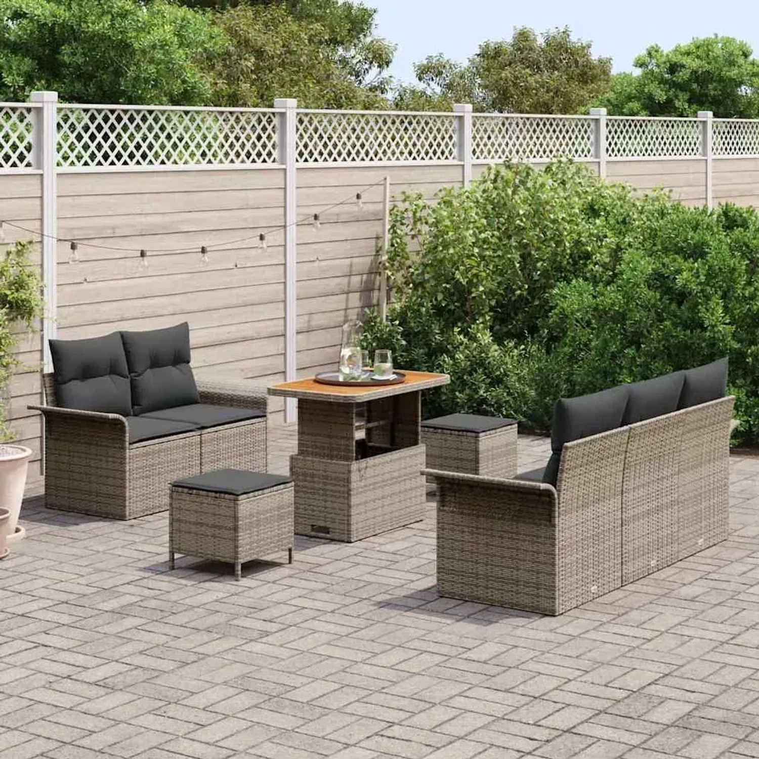 Graues 8-tlg. vidaXL Garten-Sofa-Set aus Poly Rattan mit höhenverstellbarem Tisch und Hockern.