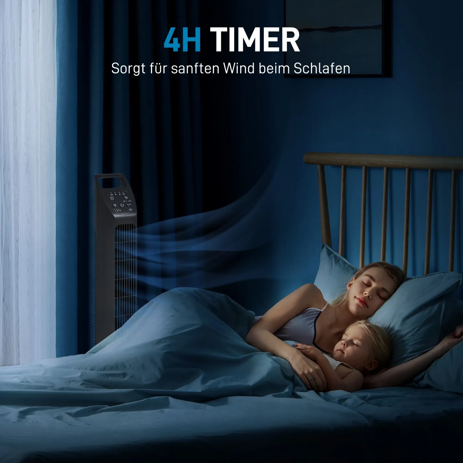 Schlafende Frau und Kind im Bett, im Hintergrund HOMCOM Turmventilator mit Timer.