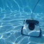 Interline Poolroboter King Crab 5210 im Einsatz unter Wasser.