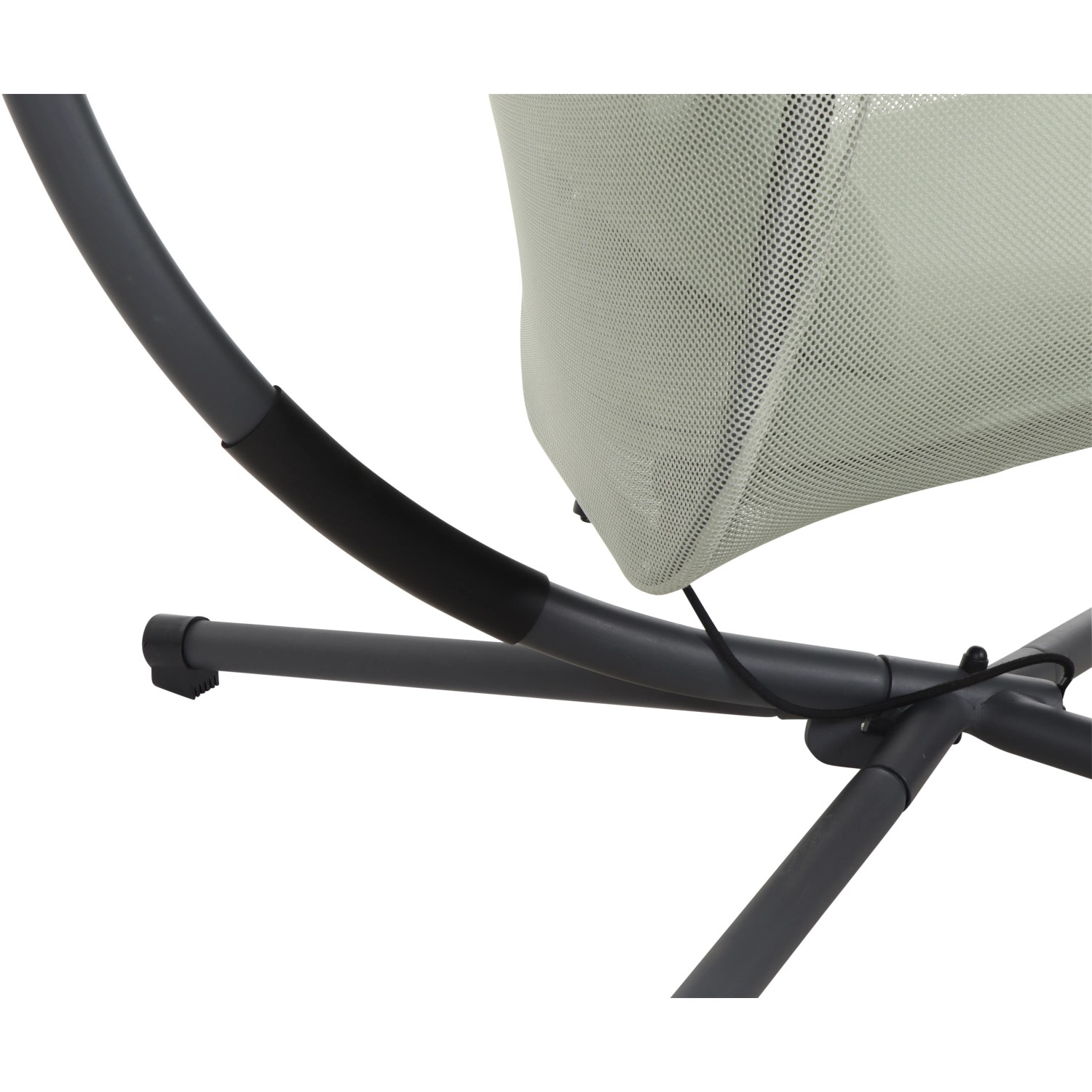 Detailaufnahme: Siena Garden Hängesessel Yobaya Light Green, Gestell und Korb aus Mesh-Gewebe.