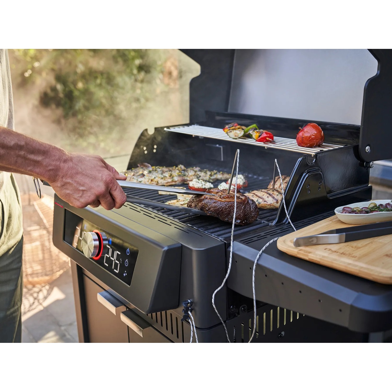 Char-Broil Smarter Gasgrill Evolve 4 Brenner mit Seitenbrenner kaufen ...