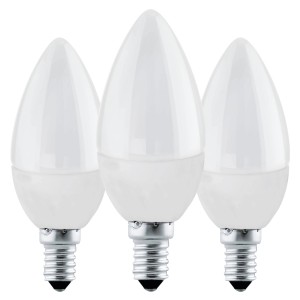 Drei E14 LED-Leuchtmittel in Tropfenform, 4,9 W, warmweißes Licht.