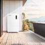 Haier Gloria HPS-2.5-800 All-In-One Energiespeicher für Balkonkraftwerk auf Terrasse, weiß.