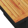 Detailansicht: Schwarze Rattan Gartenmöbel mit Akazienholz Tischplatte der vidaXL Sofagarnitur.