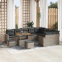 Graues 12-tlg. vidaXL Garten-Sofa-Set aus Poly Rattan mit Tisch und Hockern für Terrasse und Garten.